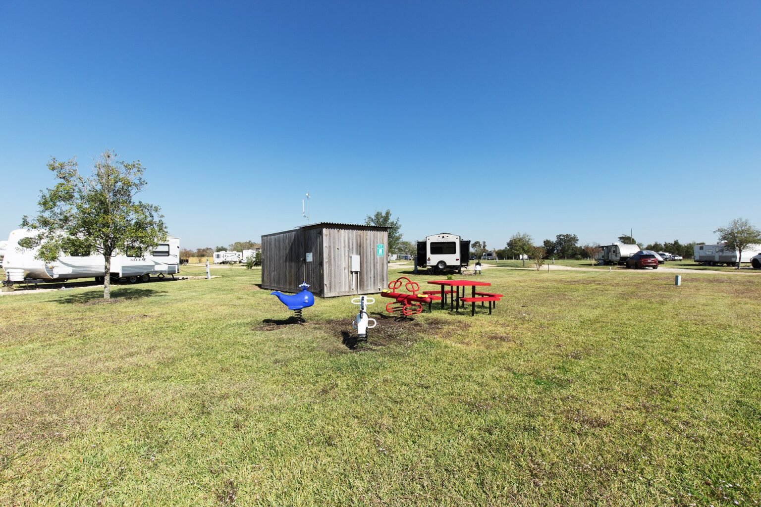 Happy Camp RV Park RV park in Angleton, TX (photo 2)